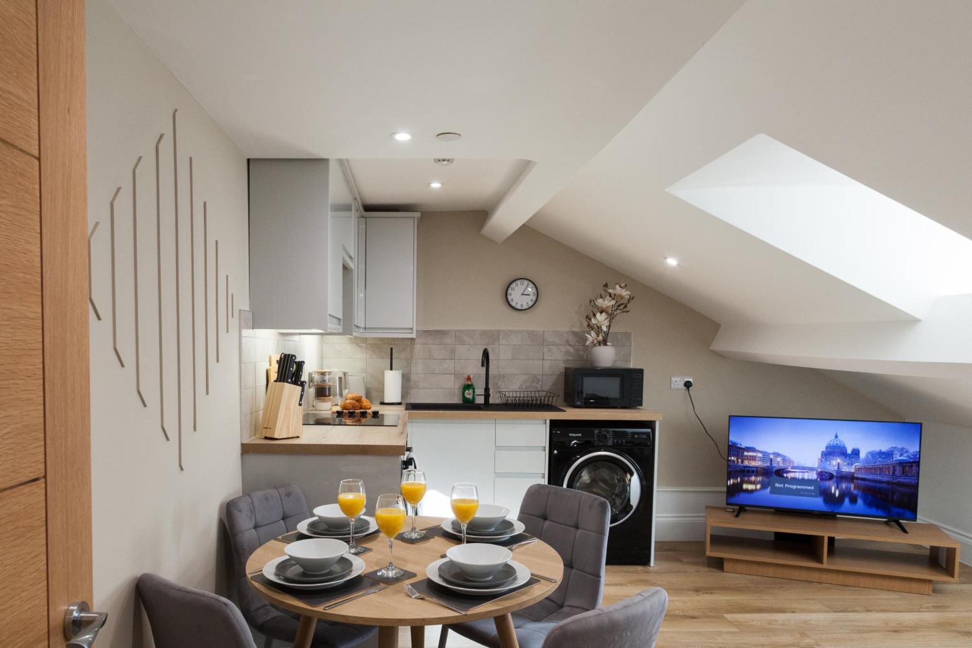 Crown View Apartment *